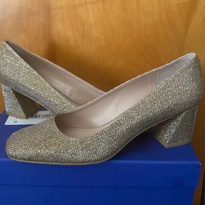 BRAND NEW. Stuart Weitzman low gold heels.